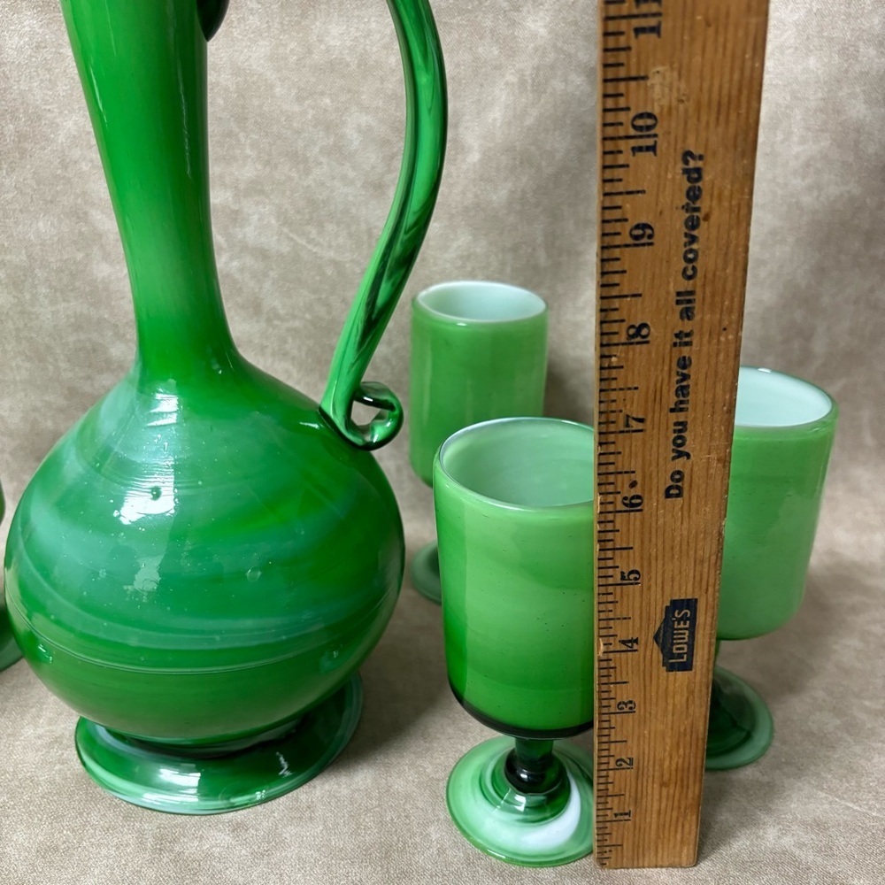 Elegant mid-century Empoli green cased handblown Italian art glass pitcher - Picture 8 of 10